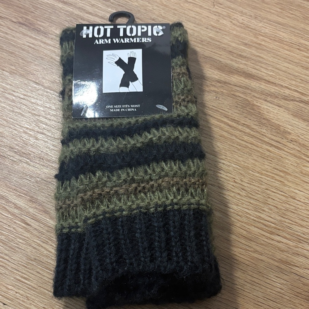 Hot Topic Black and Olive Arm Warmers